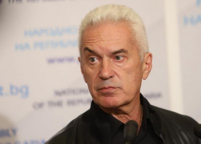1000 лв. съдебен иск: Полицай осъди Волен Сидеров за обида