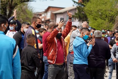 Домашен насилник и клип вдигна ромите на протест (ОБЗОР)