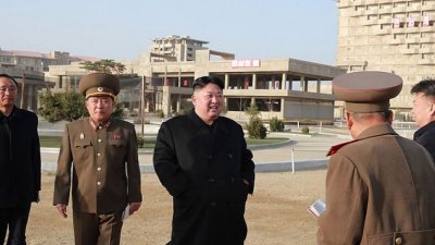Нова версия: Ким Чен Ун бил ранен при ракетно изпитание