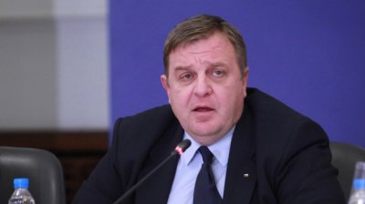 Каракачанов: Не може парковете и планините да отворят само за някои