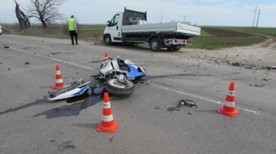 Тийнейджър взе мотора на баща си и катастрофира