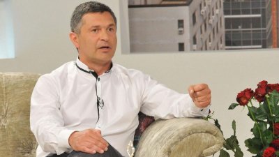 Милен Цветков в колата на колежка: Внимавай да не ме удариш, че тия с ПТП-та най-много ги мразя