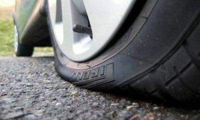 Гамен спука гумите на 4 коли 