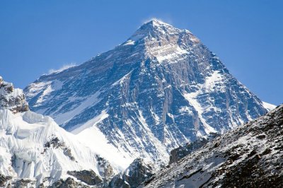 Китай отново мери колко е висок Еверест 