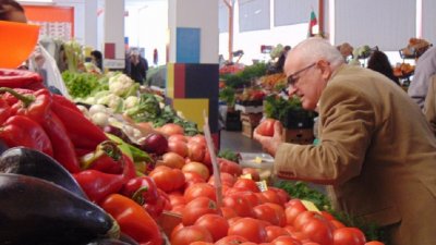 Домати по-скъпи от януари, сиренето с палма с 1/3 нагоре