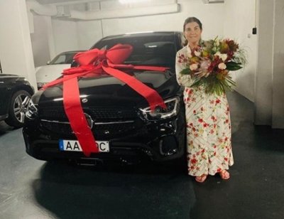 Фръцльо: Кристиано подари кола на мама за €100 000