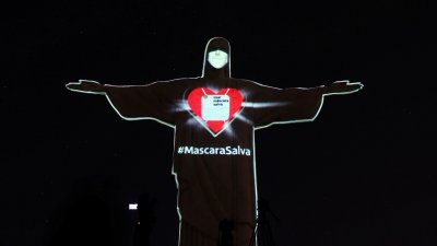 Статуята на Христос в Рио с маска