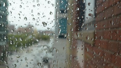 Утре в 12 области ще има дъжд и гръмотевици 