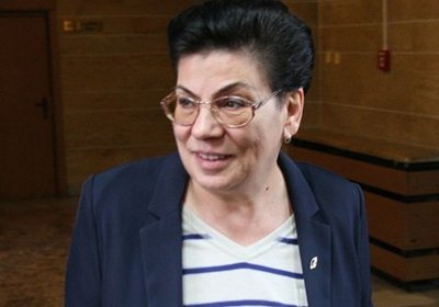 Жена нае килър да убие брат й и семейството му