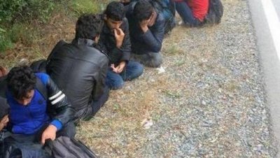 Полицията закопча 10 бежанци от Афганистан