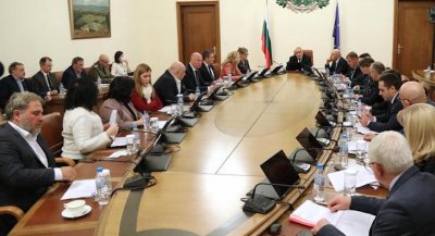 Всеки втори българин смята икономическите мерки срещу Covid-19 за недостатъчни