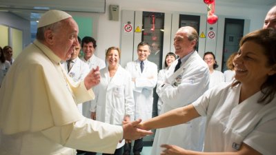 Папа Франциск благодари на медицинските сестри 