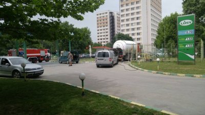 Обезопасяват цистерна в Пловдив след изтичане на газ