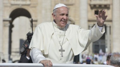Пияни цигани плашат папата с бомба на тел. 112