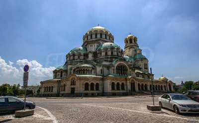 Паветата около "Невски" остават 