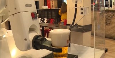 Роботи стават бармани в Испания