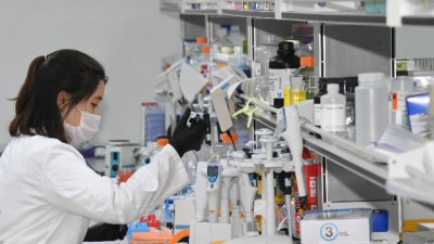 В Сингапур разработват ваксина, която се изменя при мутация на коронавируса