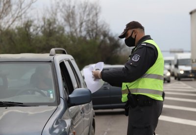 МВР следило 61 човека по джиесема заради вируса