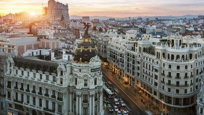 Испания улеснява престоя и завръщането на чужденци 