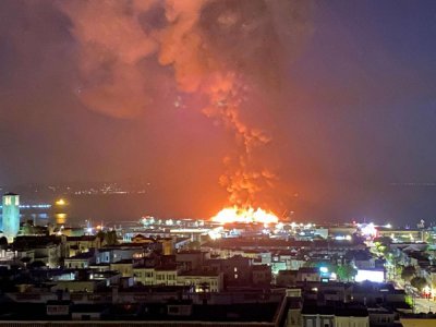 Голям пожар на пристанище в Сан Франциско, 150 огнеборци са на място
