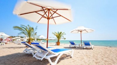 25 български плажа предлагат безплатни чадъри и шезлонги за лятото