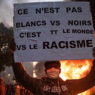 Сблъсъци в Париж при протест срещу расизма