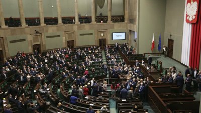 Полша гласува на президентски избори на 28 юни