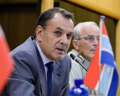 Военният министър на Гърция обяви готовност за война с Турция