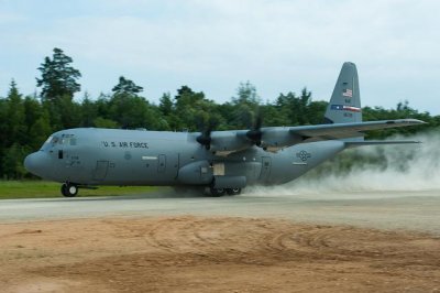 US военен самолет катастрофира при кацане в Ирак