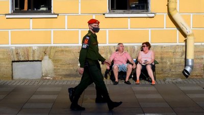 Жертвите на вируса в Русия надхвърлиха 6000