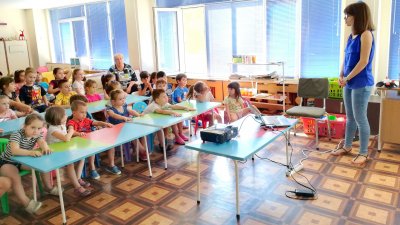 Кабинетът предлага: 4-годишните на предучилищна онлайн 