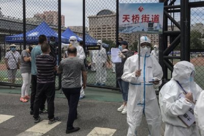 Пекин под блокада заради скок на заразените