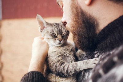 Мъжете с котки по-трудно си намират жени