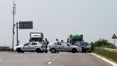 Мъж пострада сериозно при верижна катастрофа между ТИР-ове