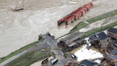 Жертвите на проливните дъждове в Япония станаха 50