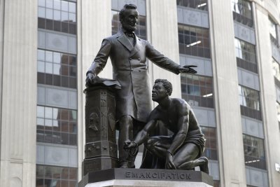В Бостън ще демонтират статуя на Линкълн