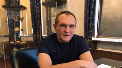 Божков публикува чатовете си и с фенове
