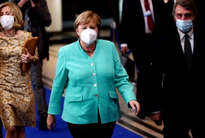 Меркел очаква тежки преговори на срещата на върха