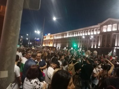 Без ескалация на напрежението премина седмият ден на протести в София