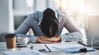 Спи ви се на работа? Ето какво да направите