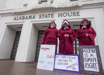 Алабама забрани абортите дори при изнасилване