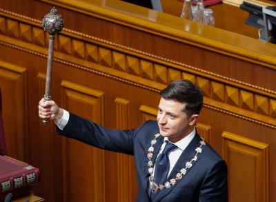 Новият украински президент разпусна парламента