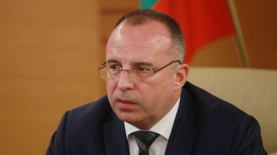 Парламентът гласува оставката на Порожанов