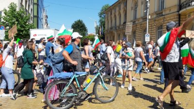 Протестът се премести пред Министерския съвет