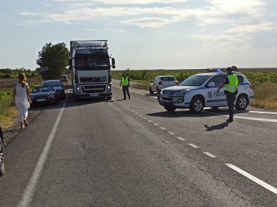 Едва двадесетина коли се събраха на протеста в Бургас