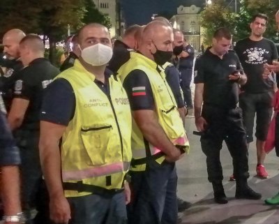 По-малко полицаи на протестите заради коронавируса