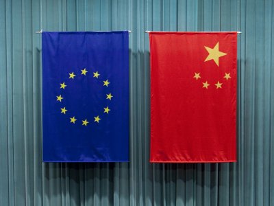 Китай бесен срещу ограниченията на ЕС за износ за Хонконг