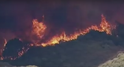 Евакуират 8000 души заради пожар в САЩ
