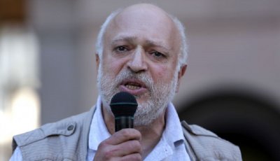 Проф. Велислав Минеков в реч пред полицаите: Предадохте народа! (ВИДЕО)