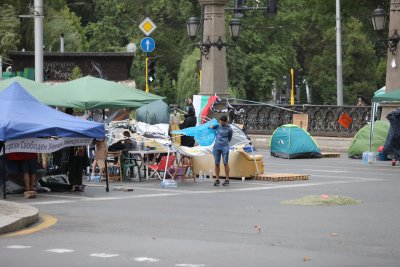 Осуетен е опит за провокация при палатковия лагер на Орлов мост